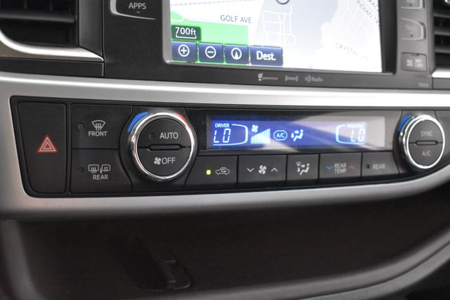 Vehicle image 26 of 30