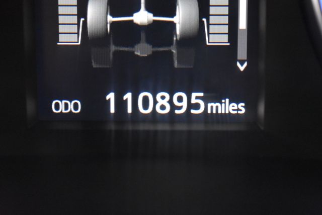 Vehicle image 23 of 30