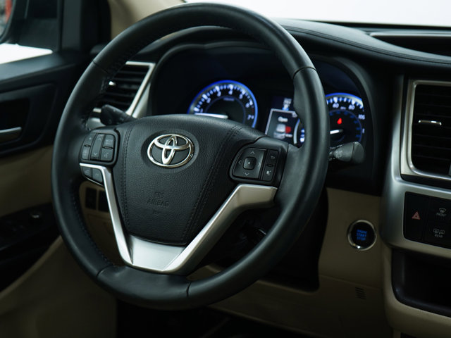 Vehicle image 28 of 30