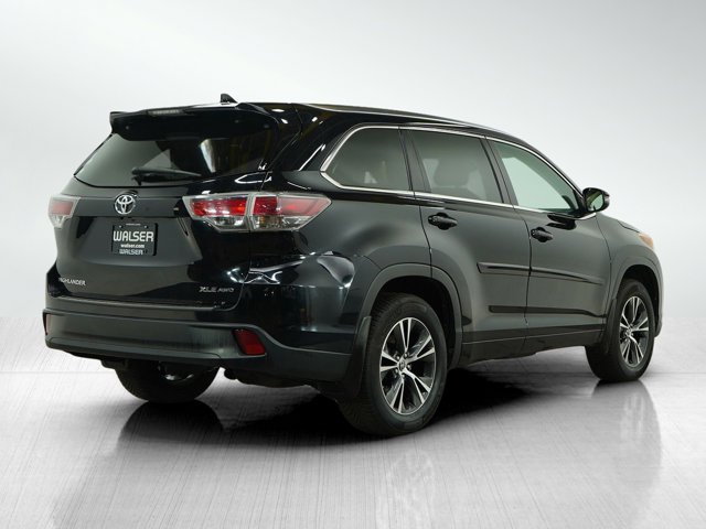 Vehicle image 5 of 30