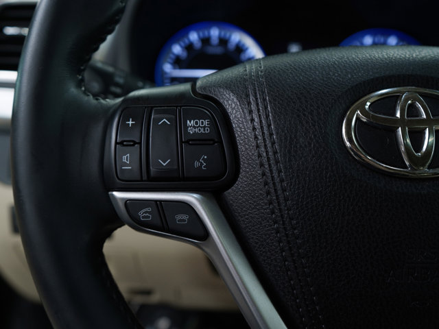Vehicle image 24 of 30