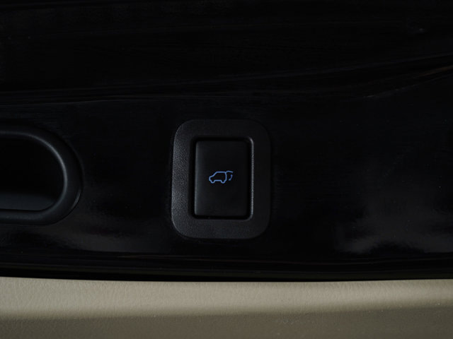 Vehicle image 27 of 30