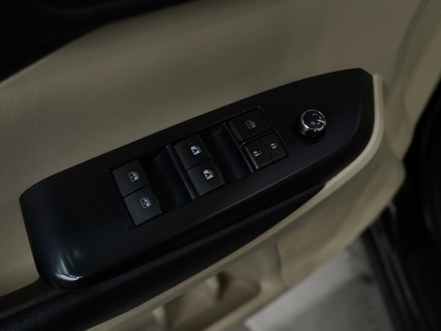 Vehicle image 26 of 30