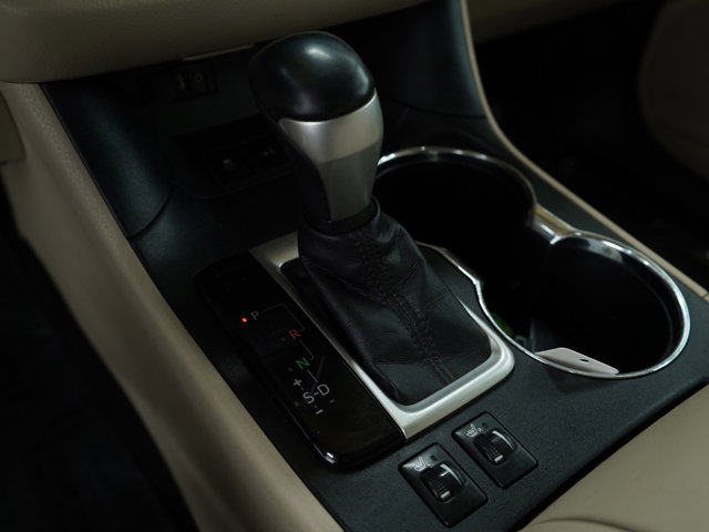 Vehicle image 21 of 30