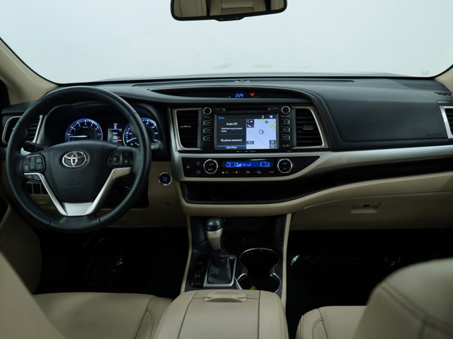 Vehicle image 15 of 30