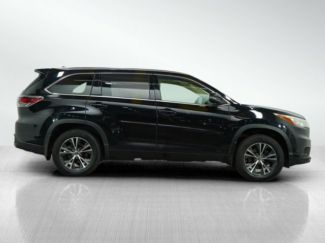 Vehicle image 4 of 30