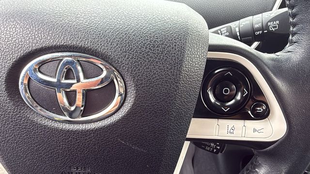 Vehicle image 20 of 30