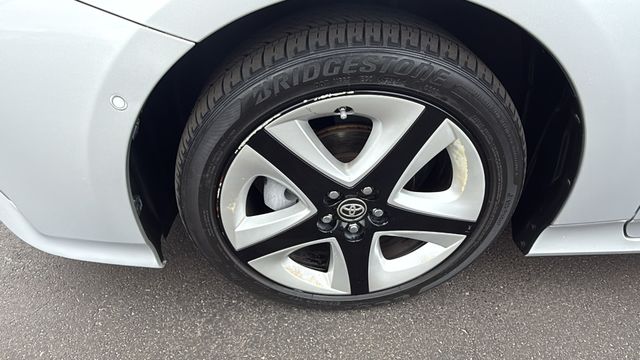 Vehicle image 9 of 30
