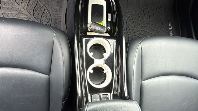Vehicle image 13 of 30