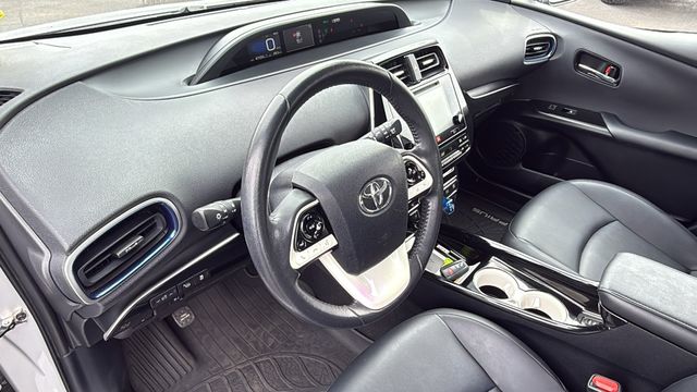 Vehicle image 10 of 30