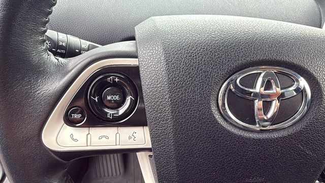 Vehicle image 19 of 30