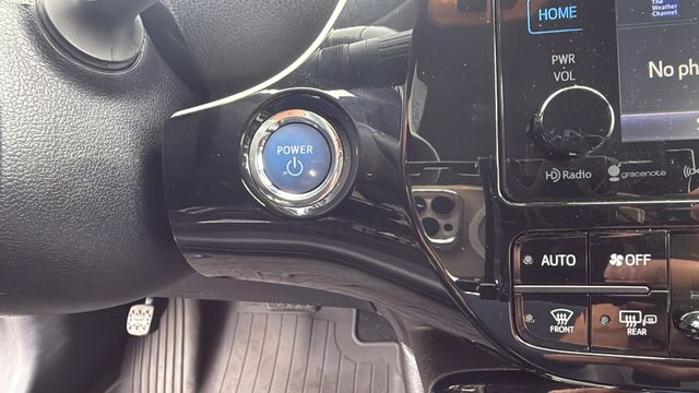 Vehicle image 17 of 30