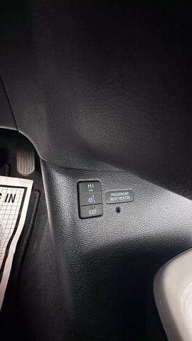 Vehicle image 15 of 32