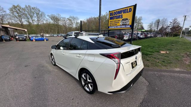 Vehicle image 7 of 32