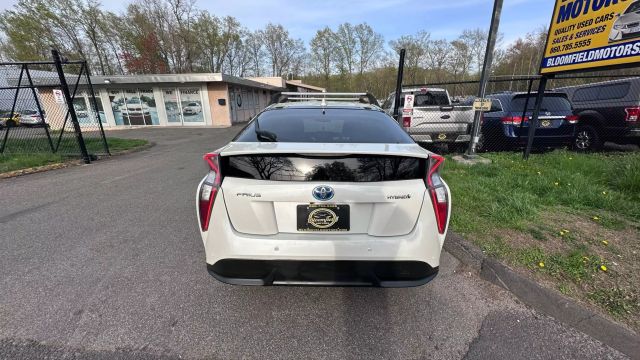 Vehicle image 6 of 32