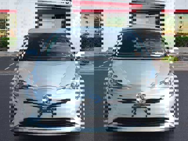Vehicle image 4 of 19