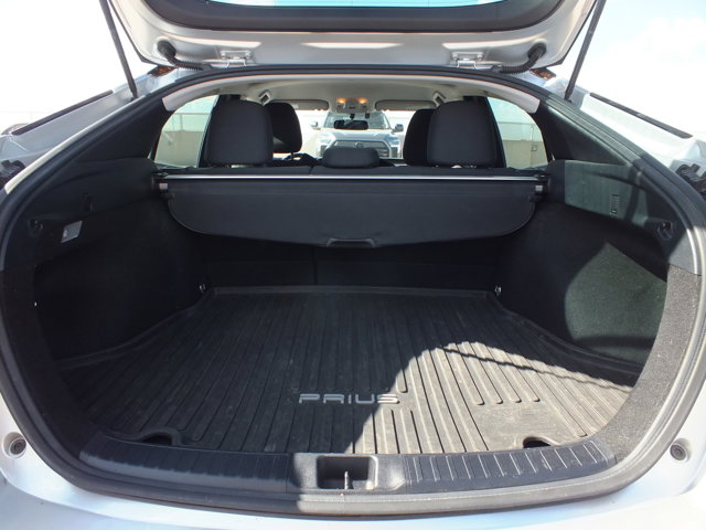 Vehicle image 16 of 19