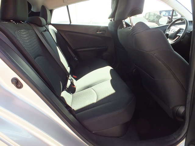 Vehicle image 17 of 19