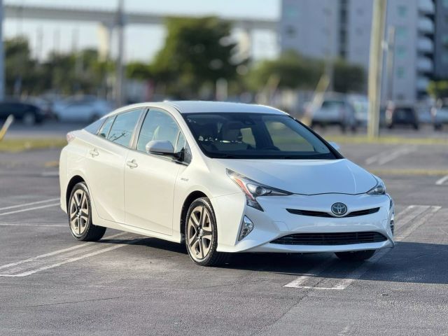Vehicle image 3 of 14