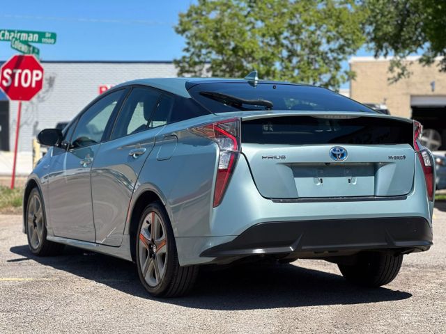 Vehicle image 6 of 47