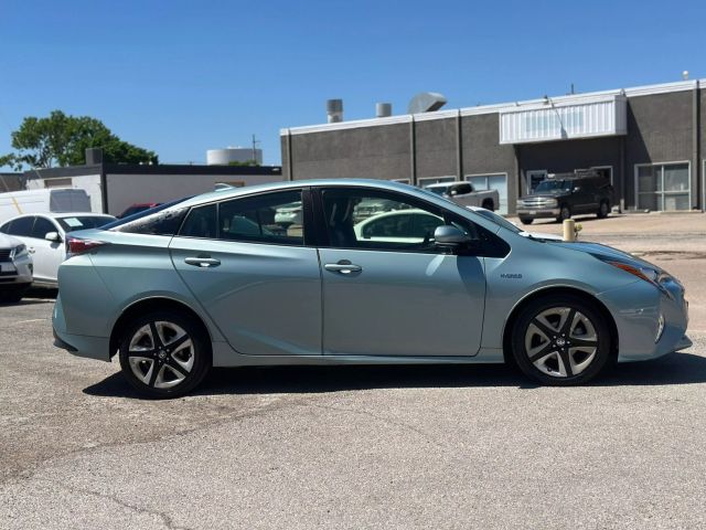 Vehicle image 5 of 47