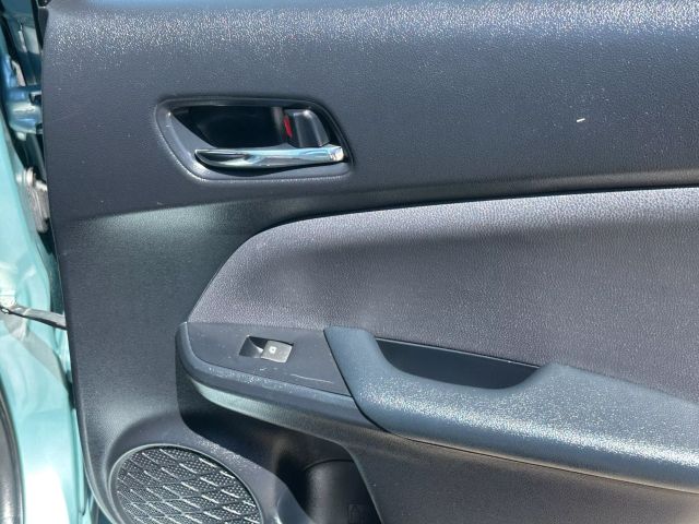Vehicle image 21 of 47