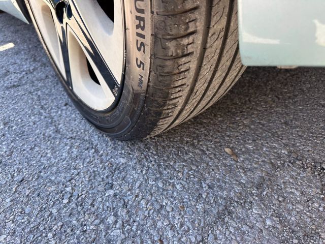 Vehicle image 40 of 47