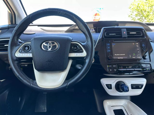 Vehicle image 25 of 47