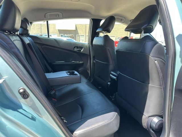 Vehicle image 22 of 47
