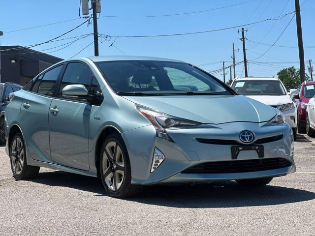 Vehicle image 4 of 47