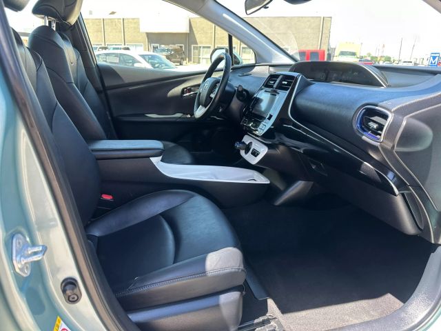 Vehicle image 19 of 47