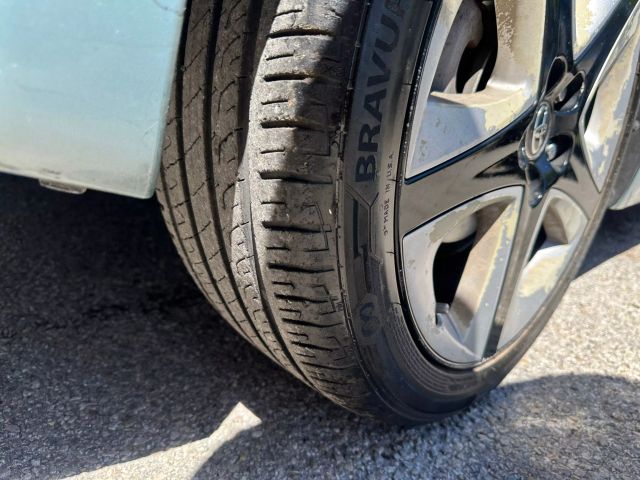 Vehicle image 42 of 47