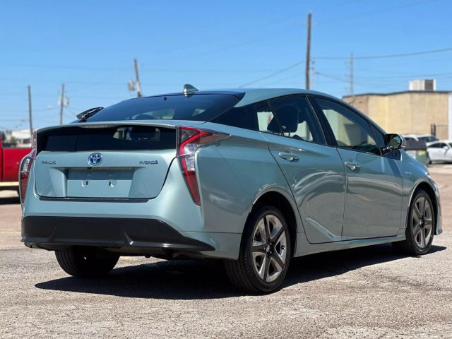 Vehicle image 7 of 47