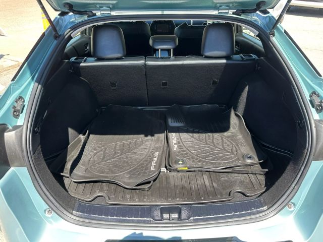 Vehicle image 17 of 47