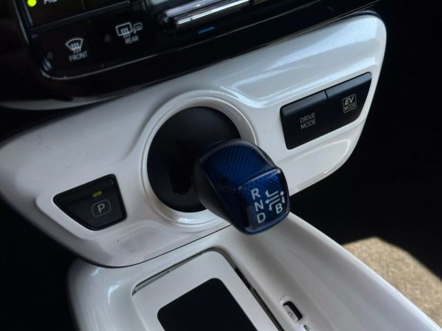 Vehicle image 36 of 47