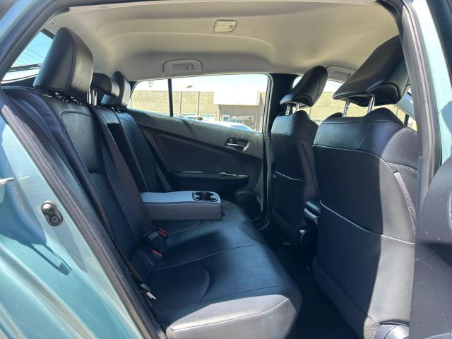 Vehicle image 23 of 47