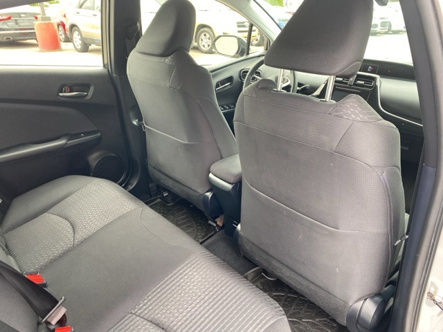Vehicle image 21 of 32