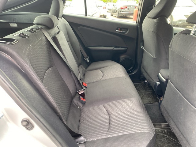 Vehicle image 23 of 32