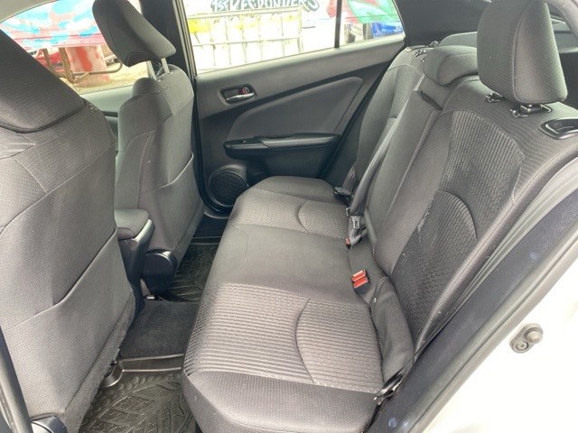 Vehicle image 17 of 32