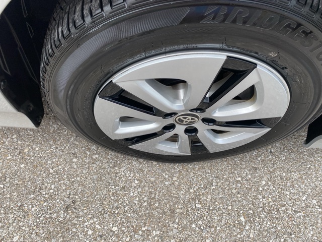 Vehicle image 29 of 32