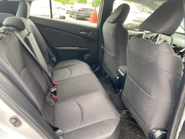 Vehicle image 22 of 32