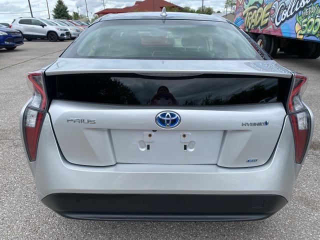 Vehicle image 4 of 32