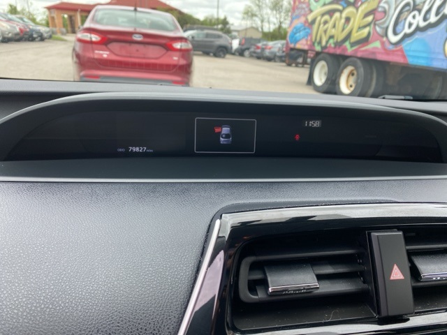 Vehicle image 11 of 32