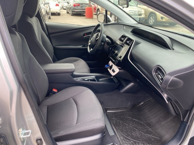 Vehicle image 26 of 32