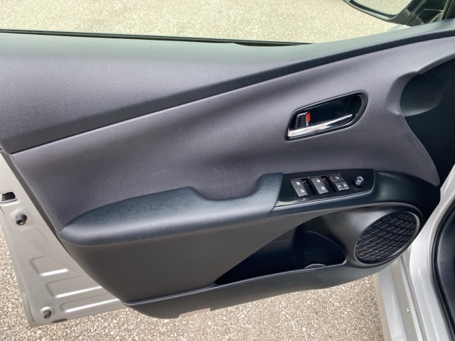 Vehicle image 15 of 32