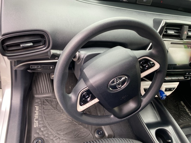 Vehicle image 10 of 32