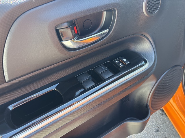 Vehicle image 13 of 24