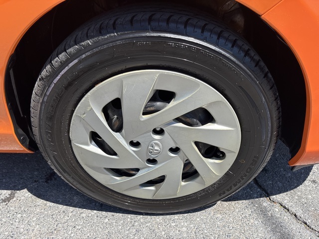 Vehicle image 22 of 24