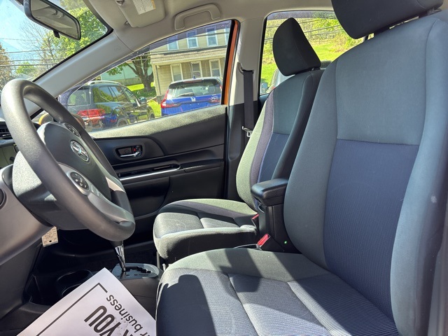 Vehicle image 14 of 24