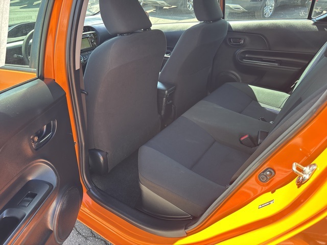 Vehicle image 11 of 24